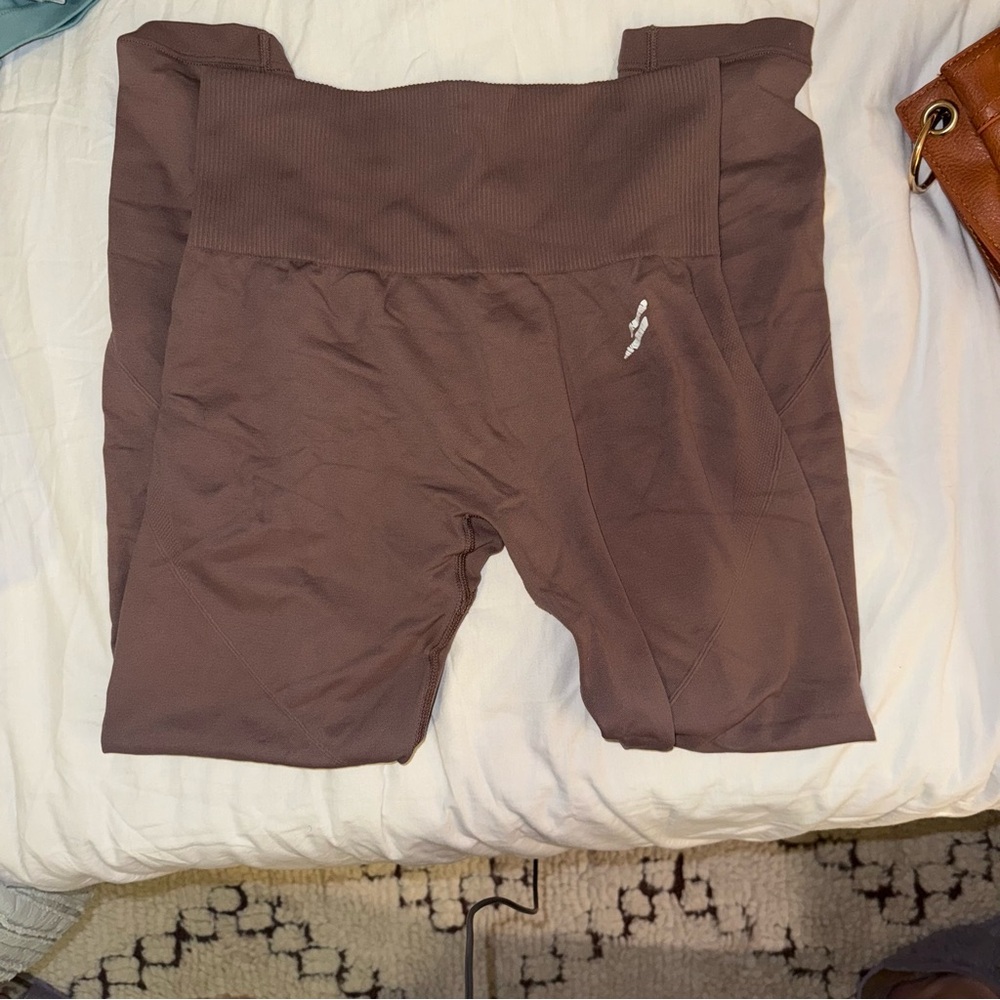 DOYOUEVEN brown leggings size LARGE